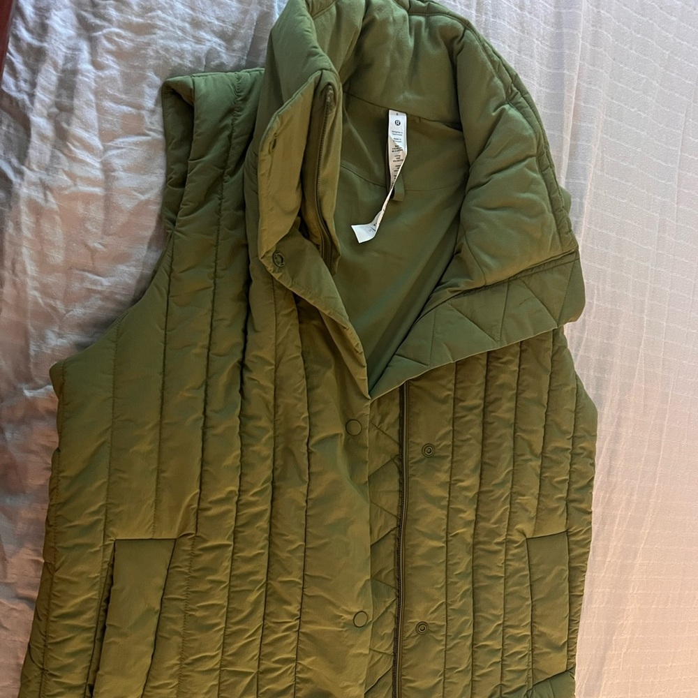 COPY - Lululemon Water repellent insulated vest! Super comfortable and warm